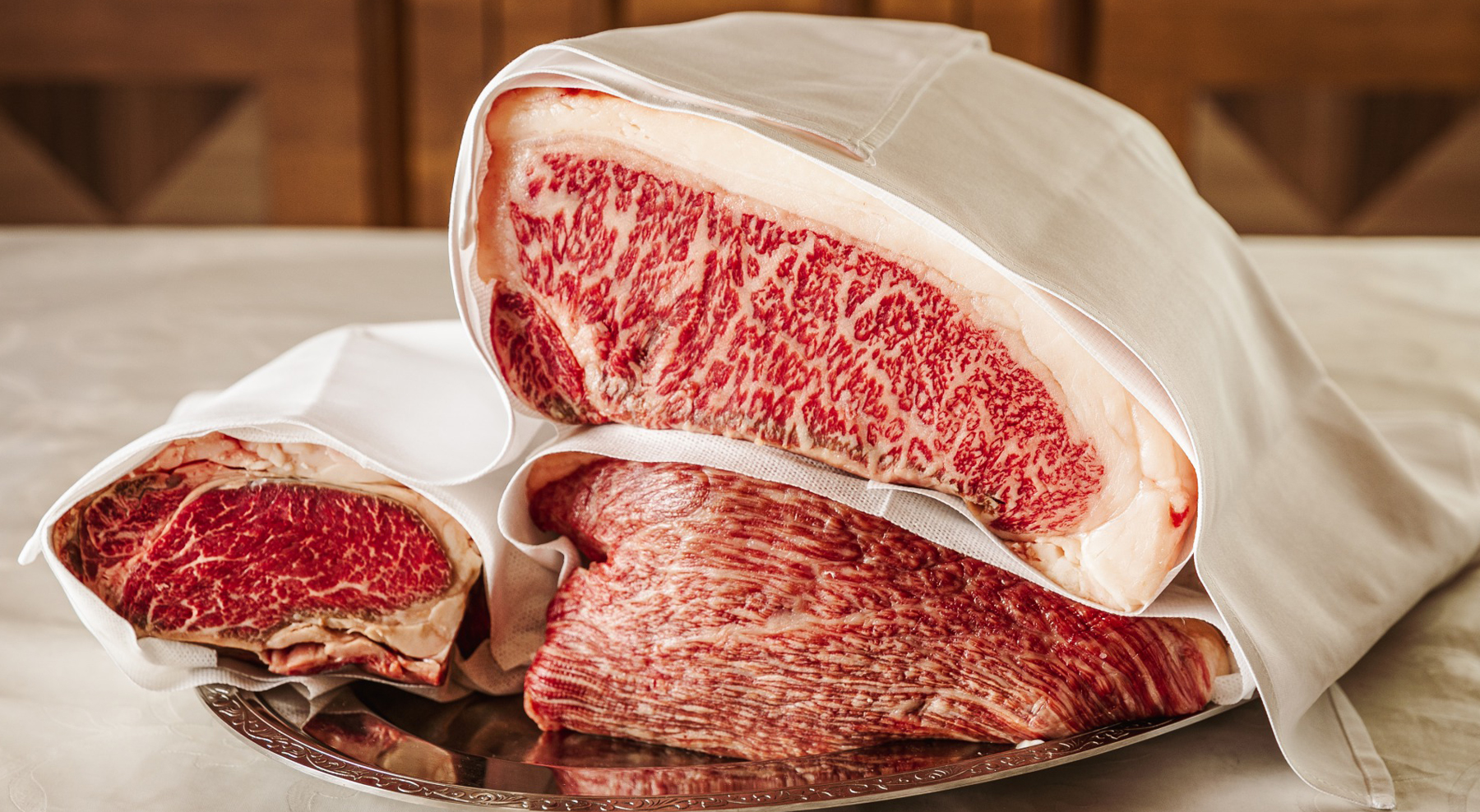 tcc炉釜炭火焼ステーキSteakワイン