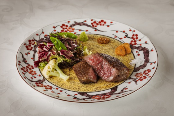 厳選黒毛和牛　炉窯炭火焼き